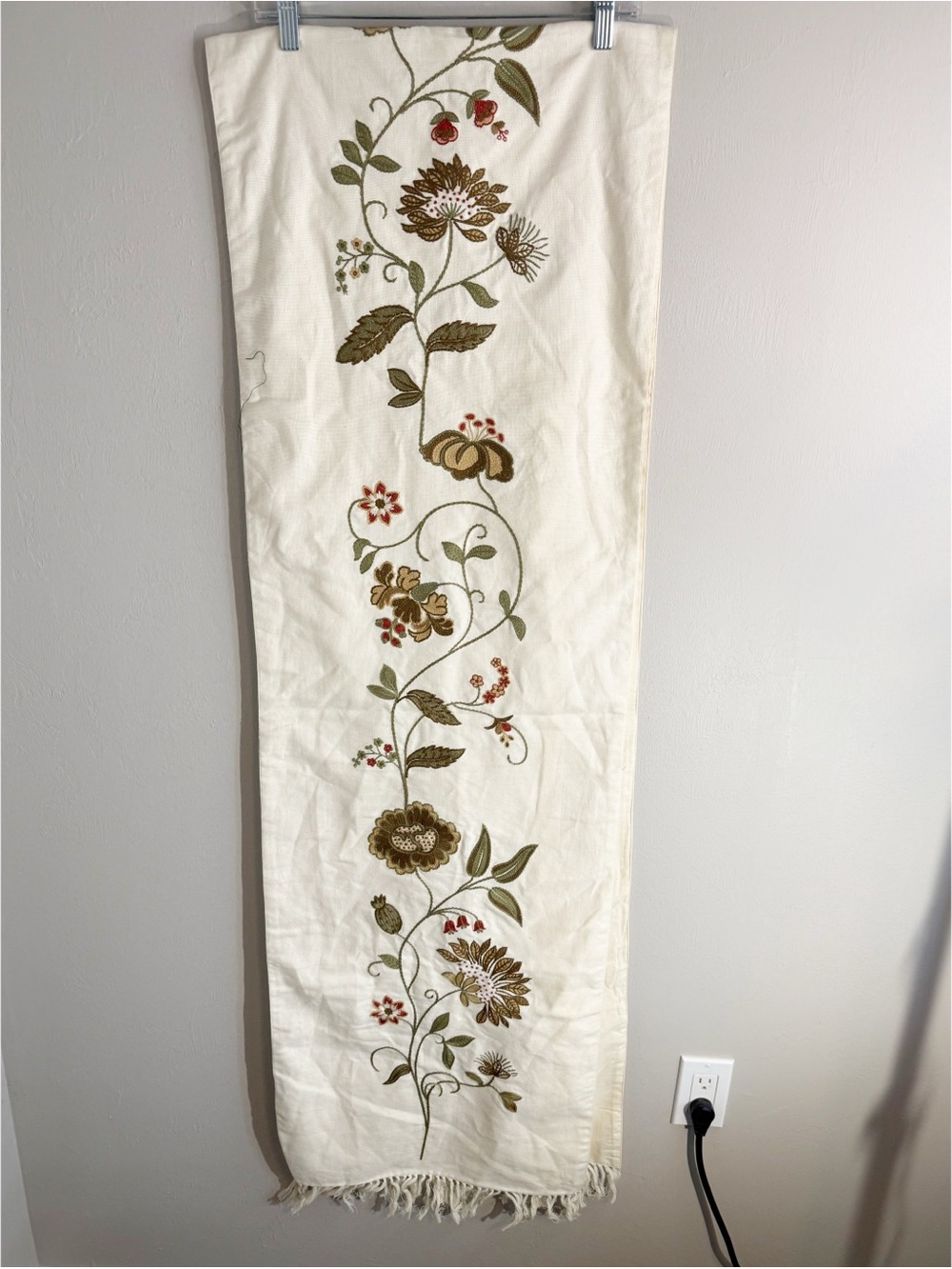 POTTERY BARN Ivory Multi Floral Embroidered Extra Long Table Runner 18ā X 108ā